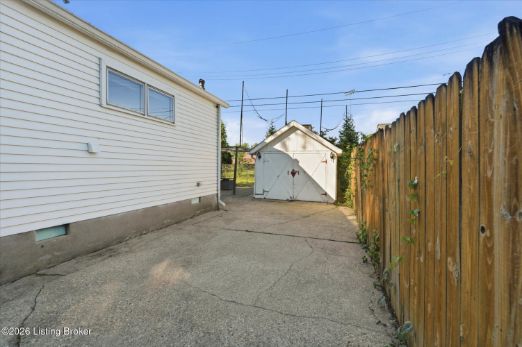Listing Image 43
