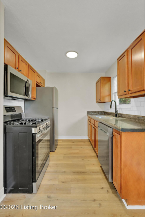 Listing Image 18