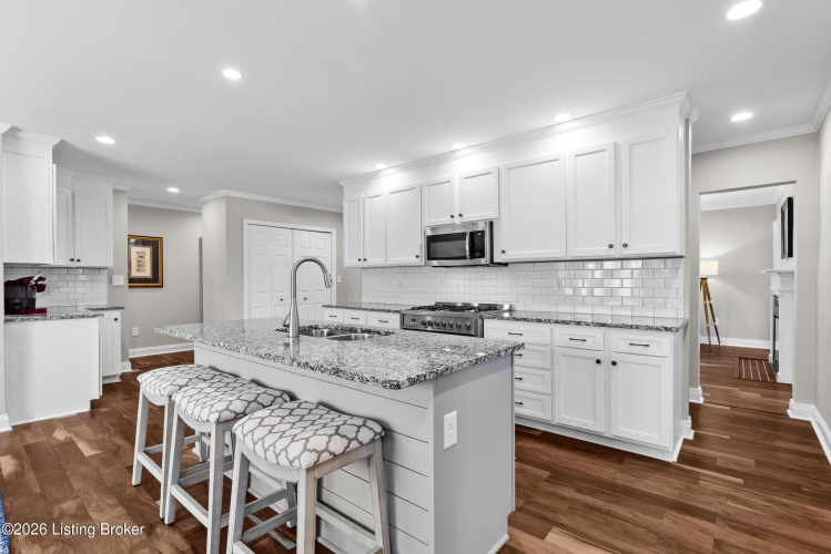 Listing Image 12