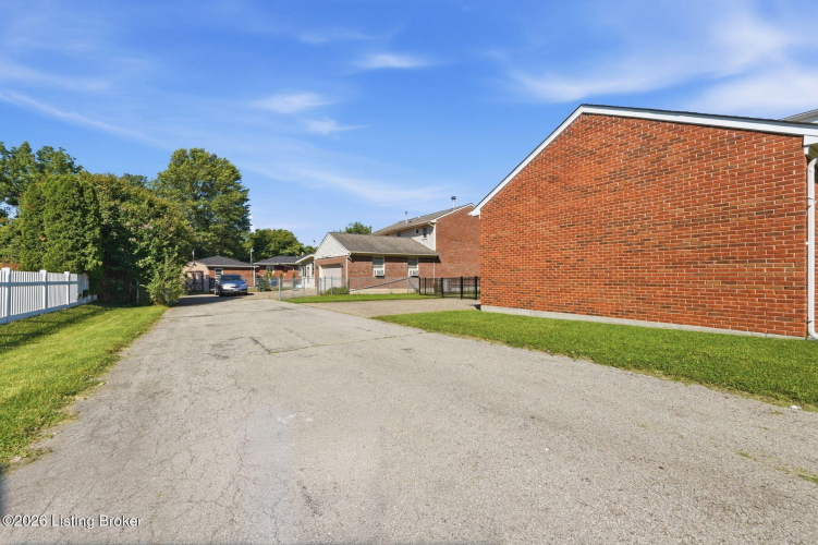 Listing Image 38