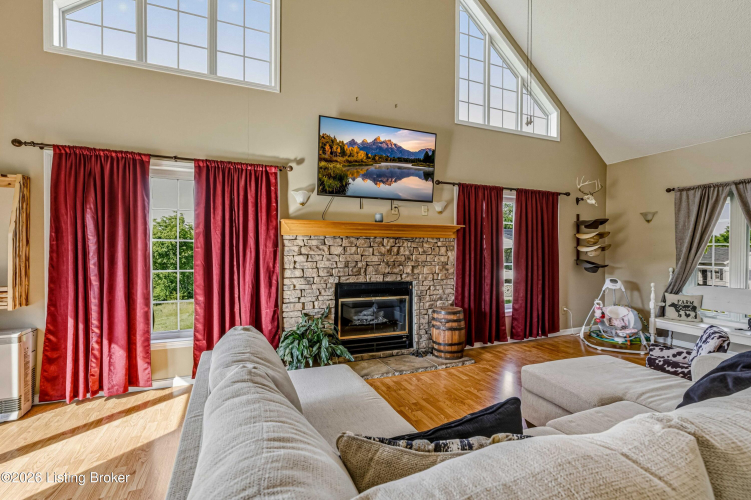 Listing Image 19