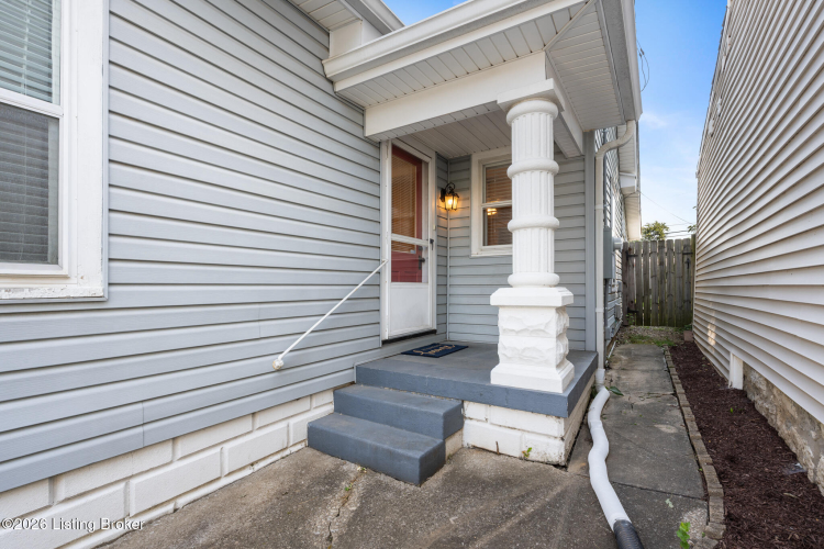 Listing Image 3