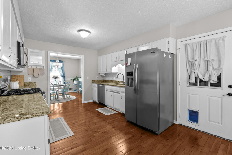 Listing Image 19