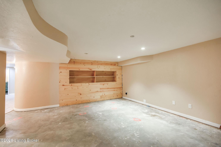 Listing Image 59