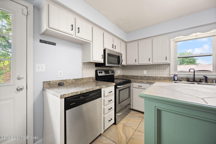 Listing Image 13