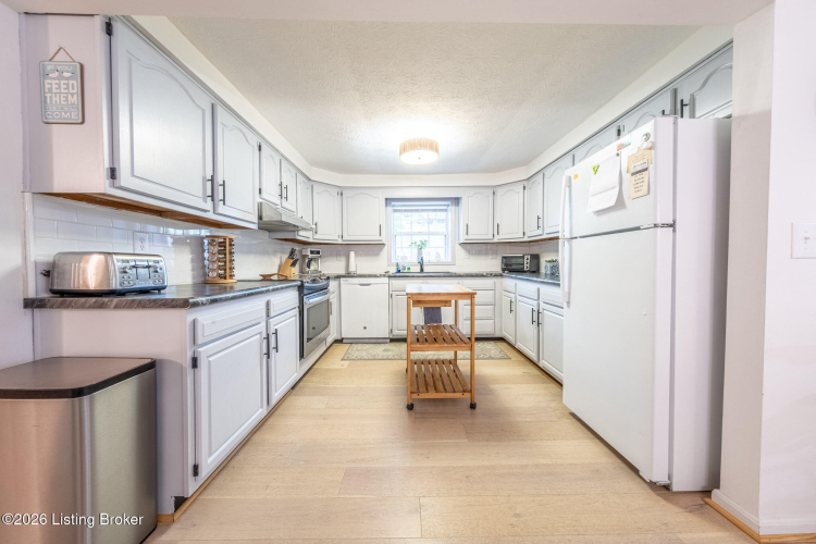 Listing Image 22
