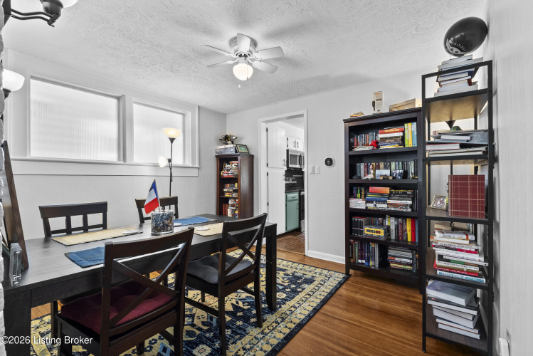 Listing Image 11