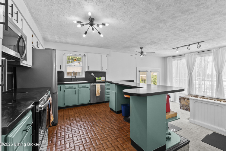 Listing Image 13
