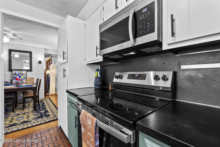 Listing Image 18