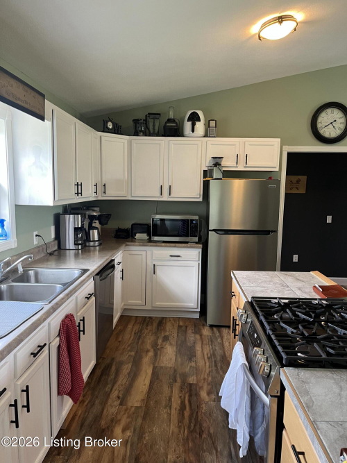 Listing Image 9