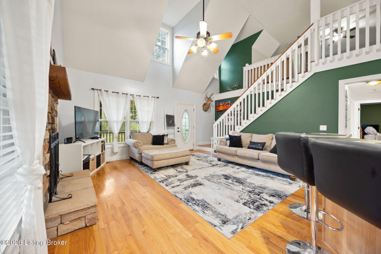 Listing Image 15