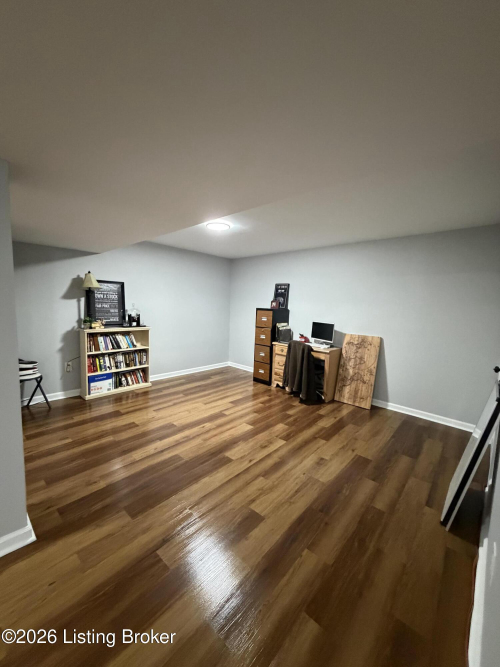 Listing Image 15