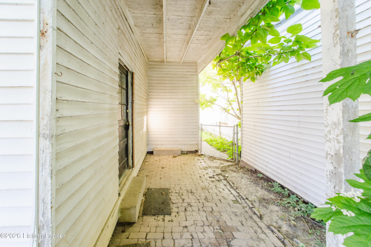 Listing Image 16