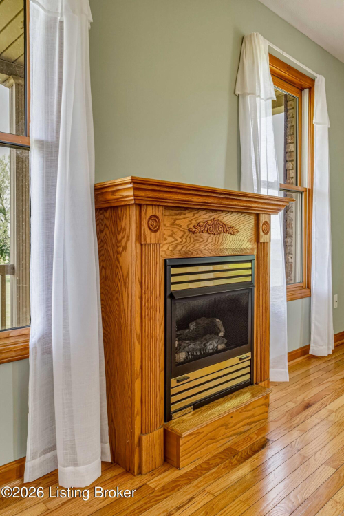 Listing Image 15