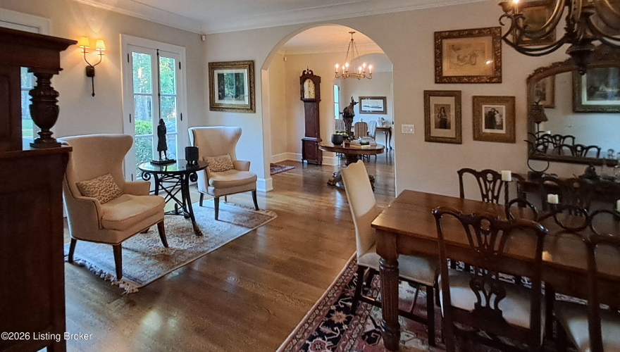Listing Image 4