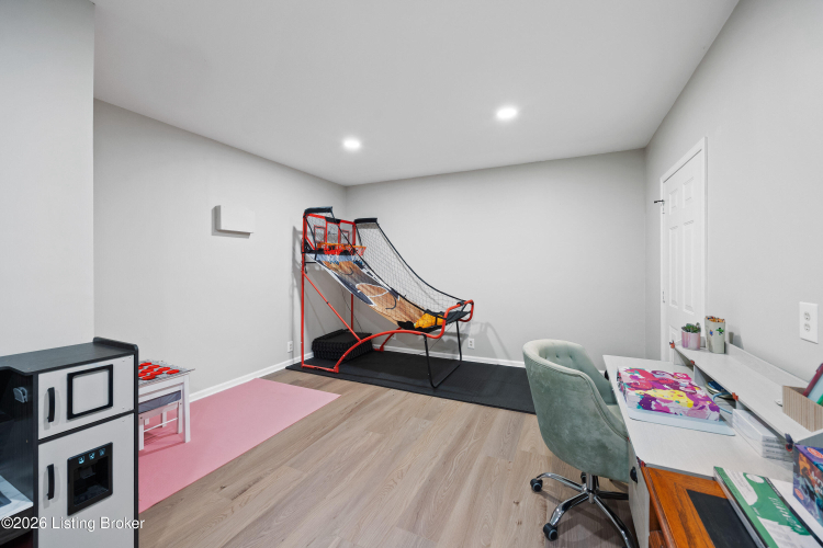 Listing Image 33