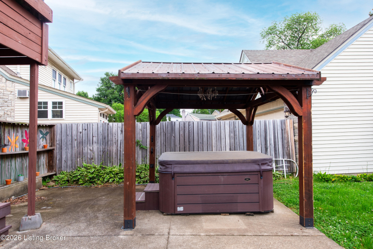 Listing Image 12