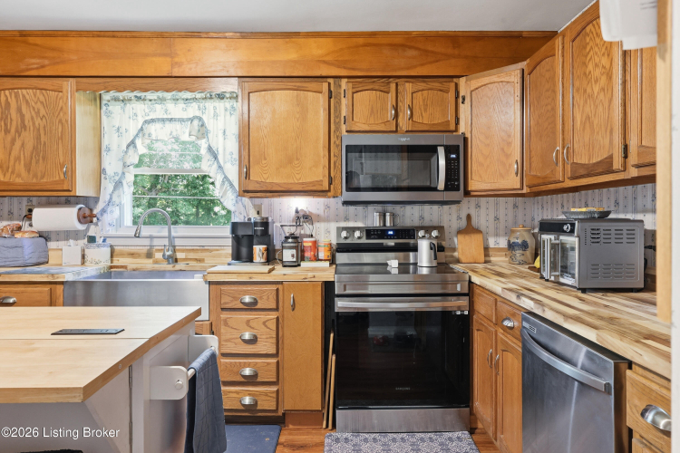 Listing Image 16