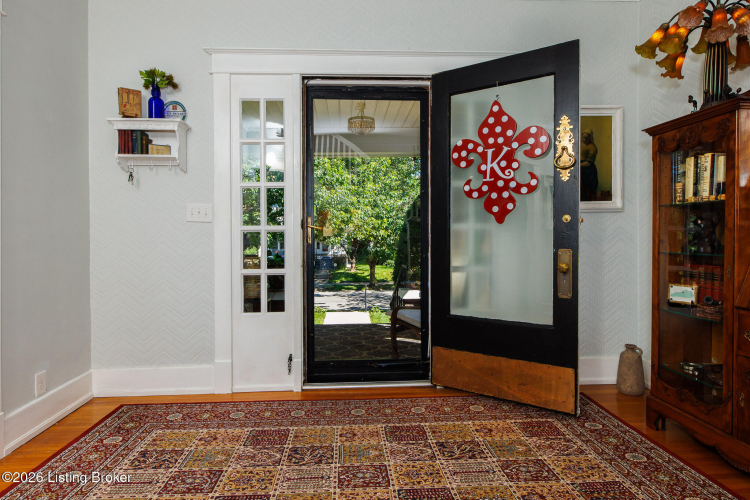 Listing Image 8