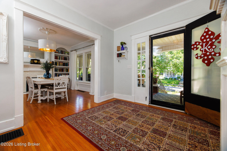 Listing Image 9