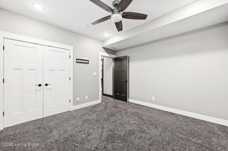Listing Image 52