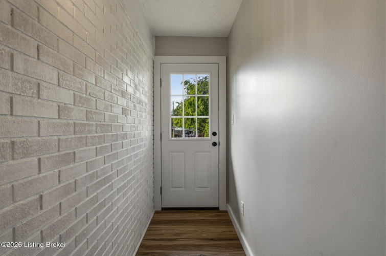 Listing Image 17