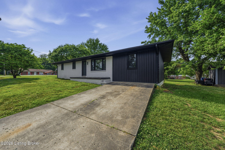 Listing Image 8