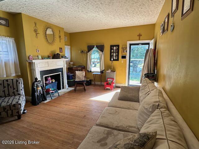Listing Image 3