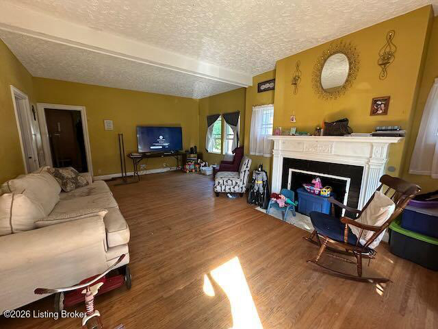 Listing Image 4