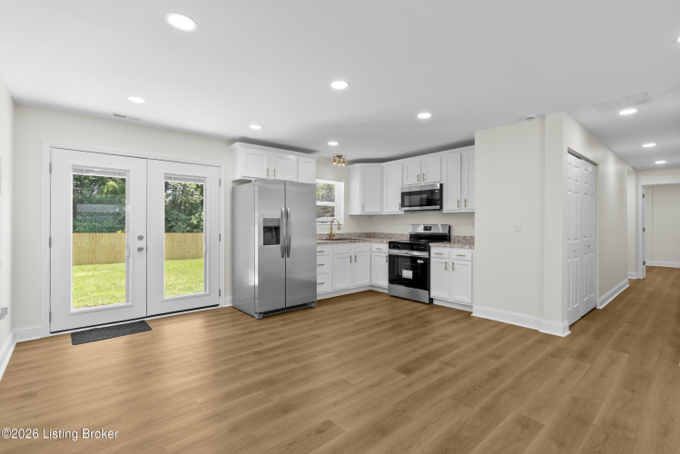 Listing Image 10