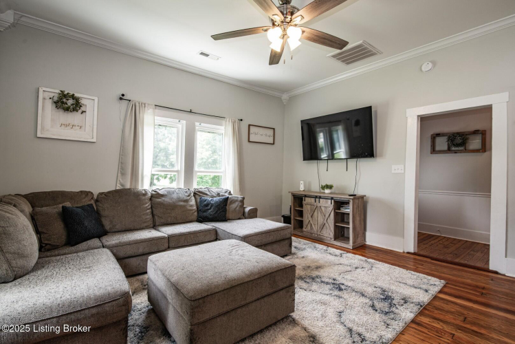 Listing Image 14