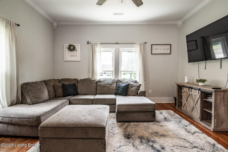 Listing Image 15