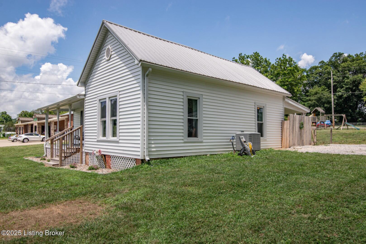 Listing Image 42