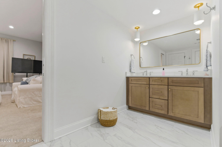 Listing Image 106