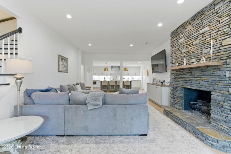 Listing Image 86
