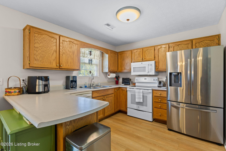 Listing Image 16