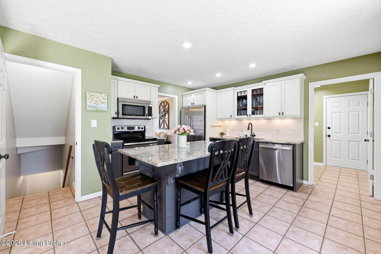 Listing Image 15