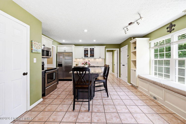 Listing Image 16