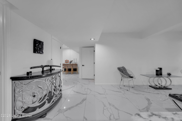 Listing Image 45