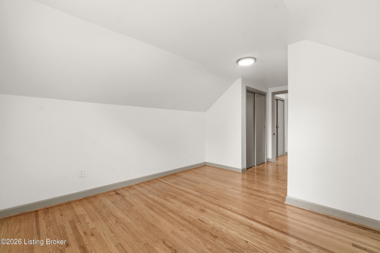 Listing Image 37