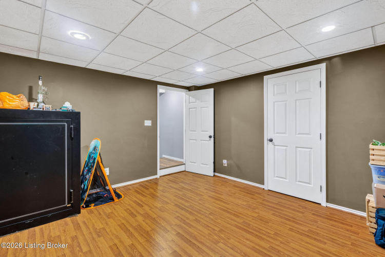 Listing Image 37