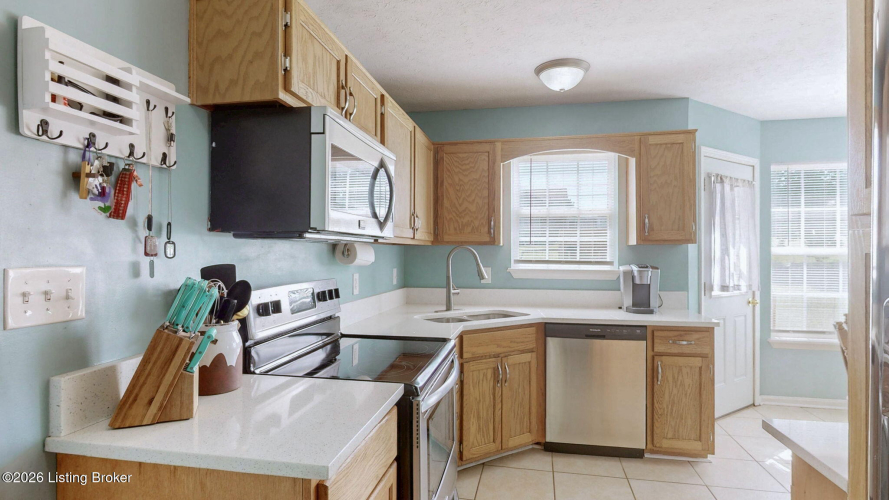 Listing Image 12