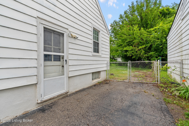 Listing Image 22