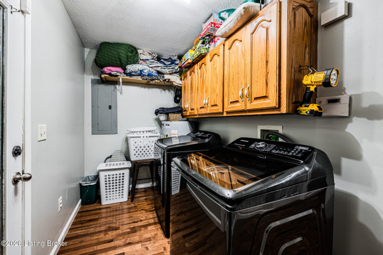 Listing Image 7