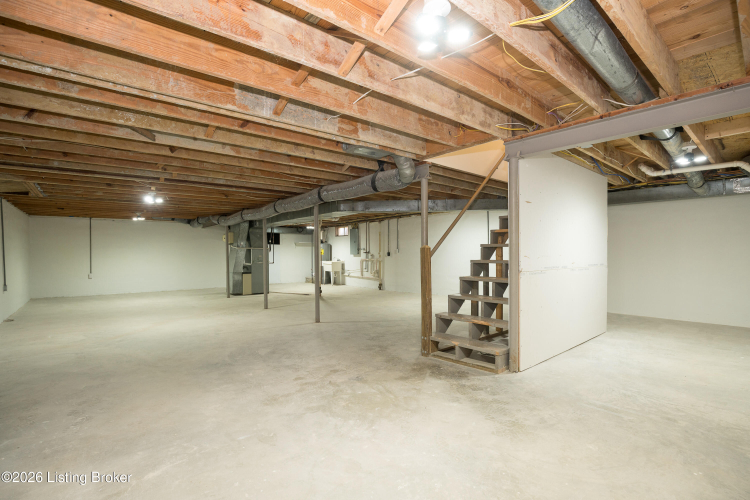Listing Image 32