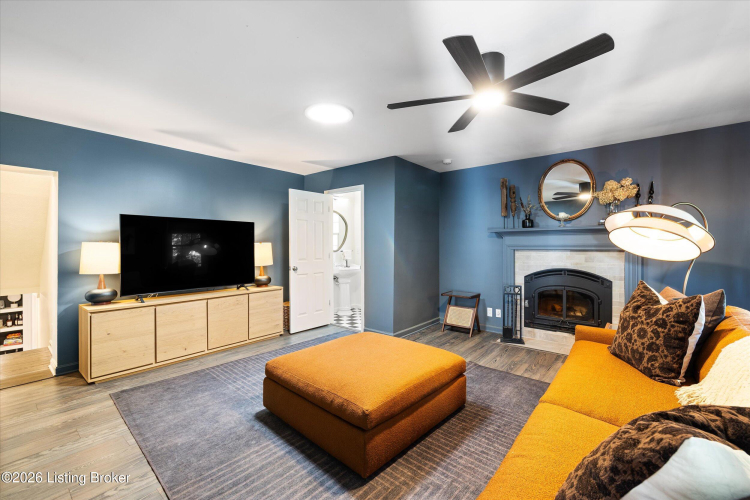 Listing Image 19