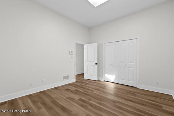 Listing Image 12