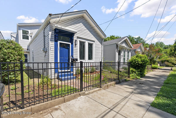 Listing Image 4