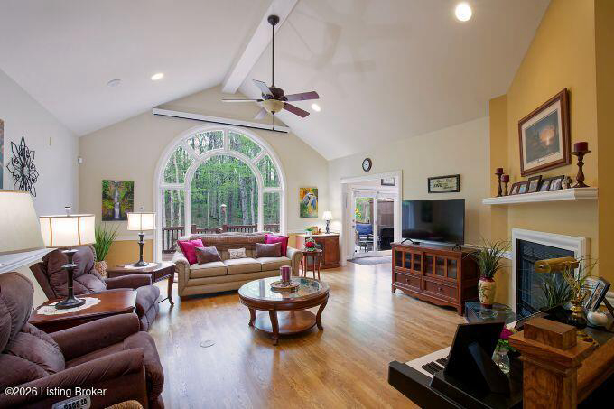 Listing Image 14