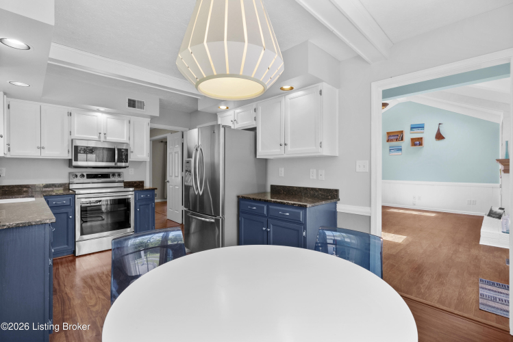 Listing Image 12